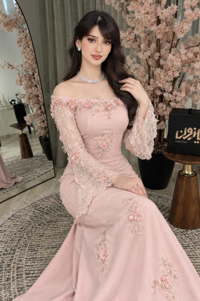 فستان سهرة باربي مع كلفه