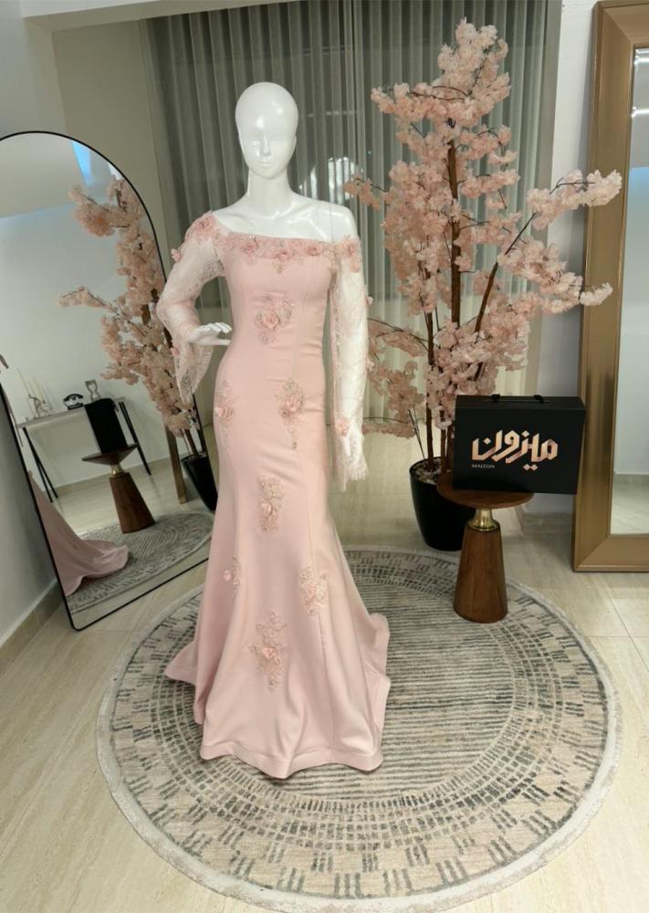 فستان سهرة باربي مع كلفه