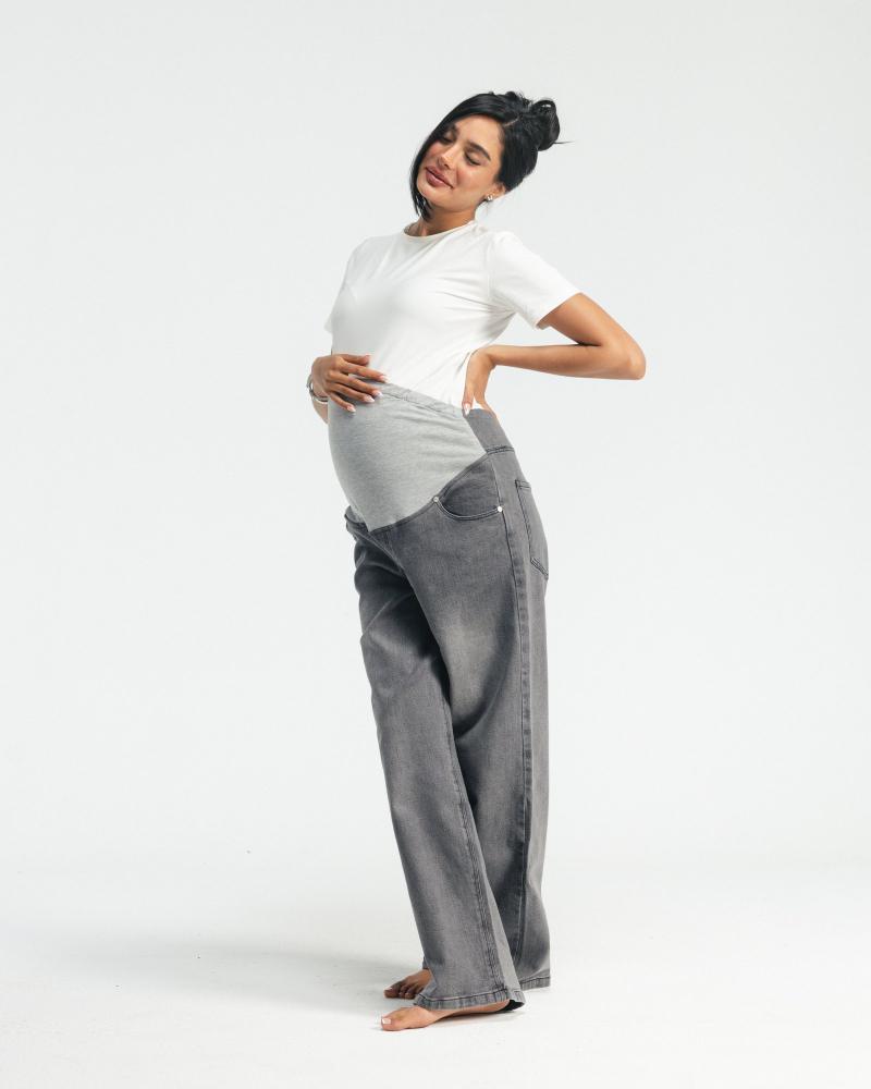 بنطلون جينز رمادي للحوامل بقصة واسعة وخصر مطاطي – هولد مي جينتلي - The Hold Me Gently Denim Grey