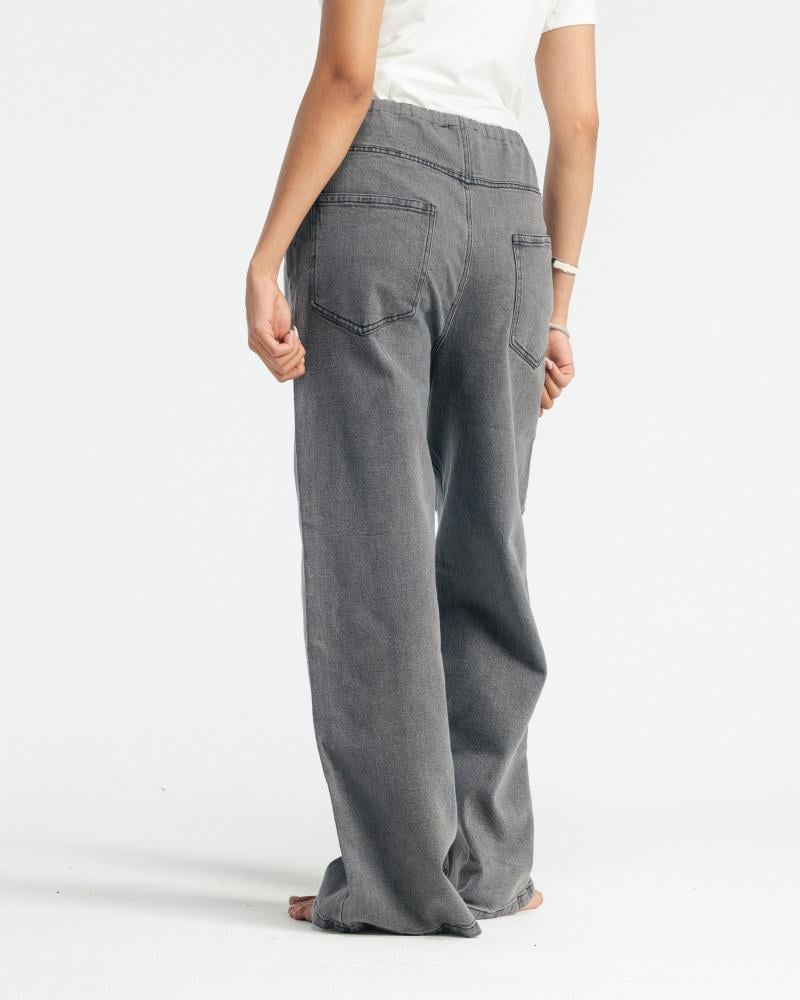 بنطلون جينز رمادي للحوامل بقصة واسعة وخصر مطاطي – هولد مي جينتلي - The Hold Me Gently Denim Grey