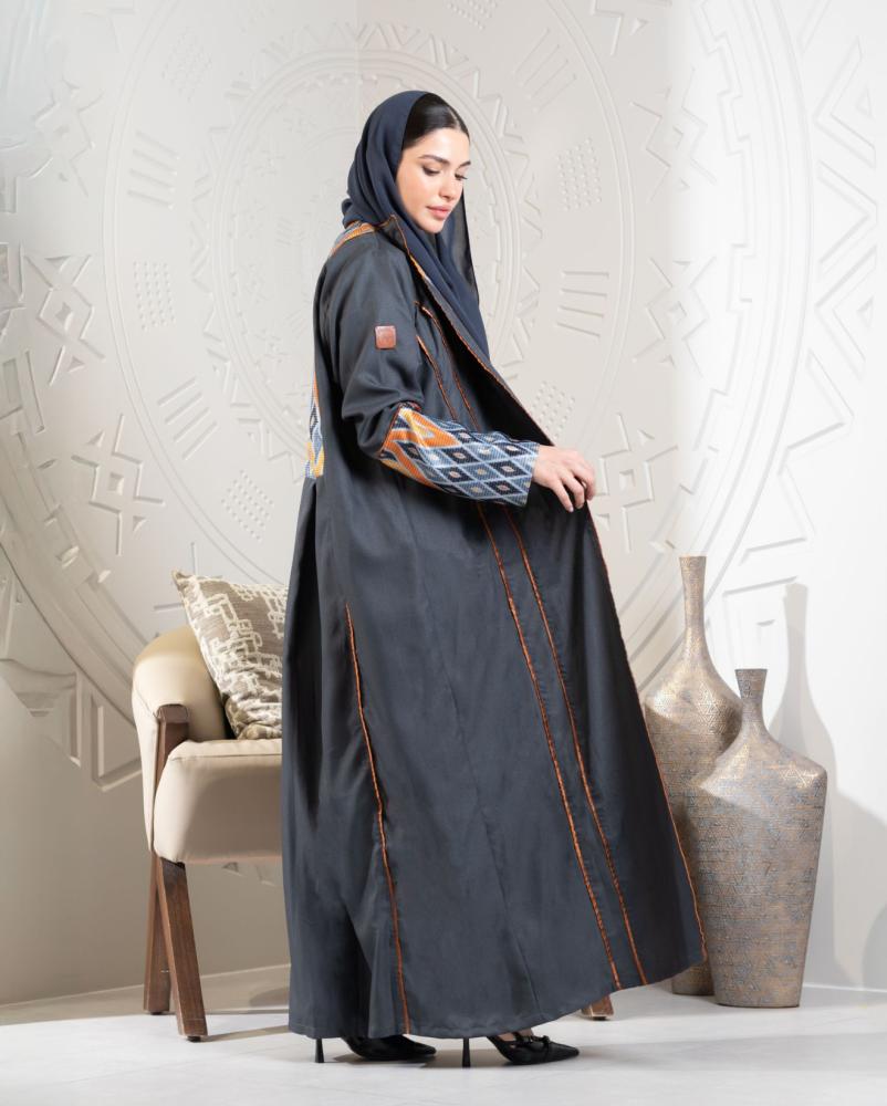 عبايات ملونة عملية