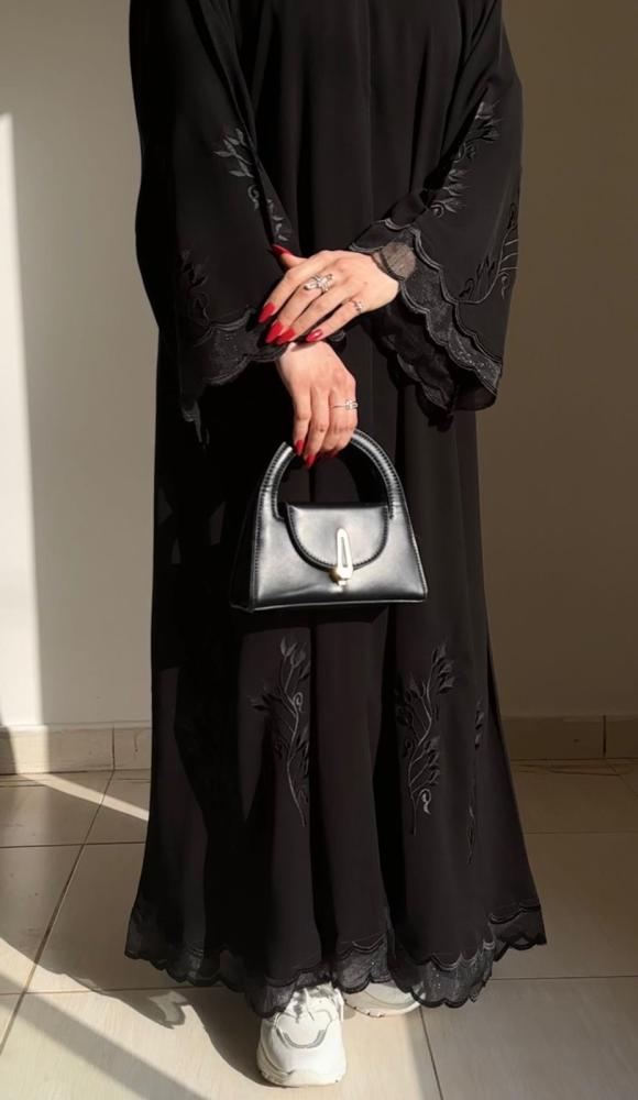 عبايه جوان