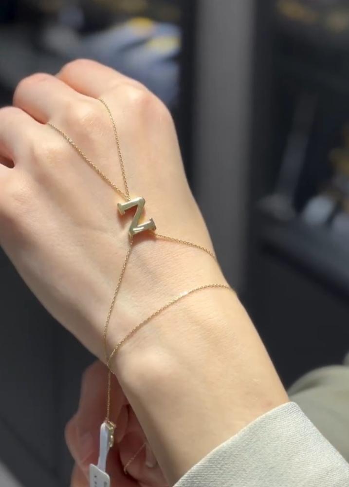 The hand of the luxurious letter