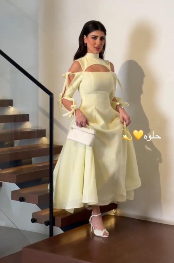 فستان سهرة أنيق مكشوف الاكتاف