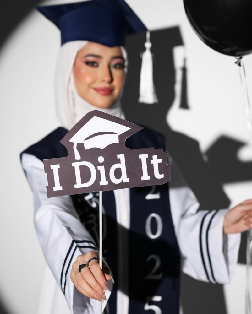 عباية تخرج طالبات جامعة