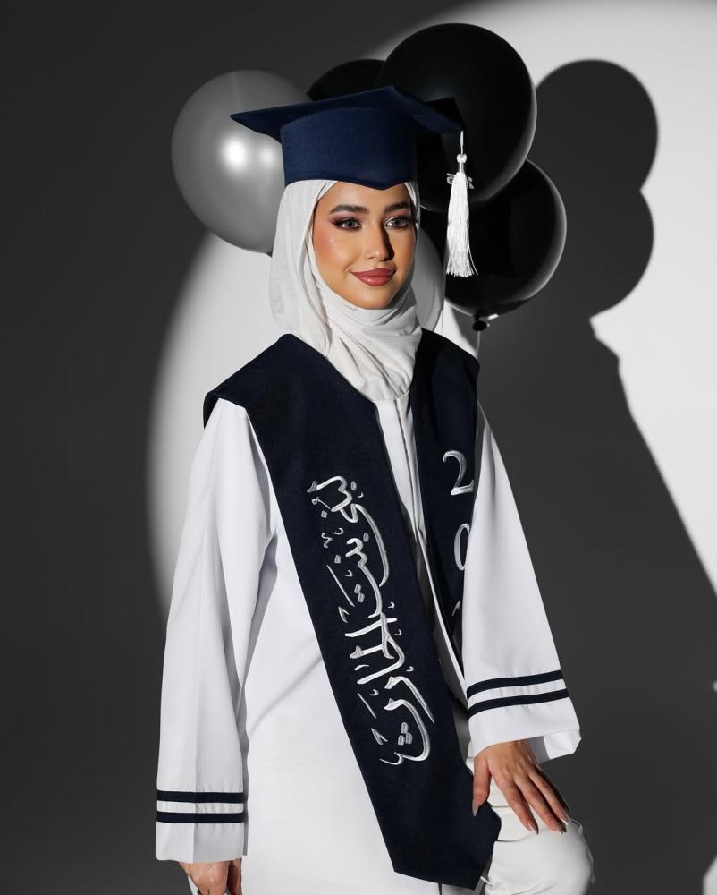 عباية تخرج طالبات جامعة