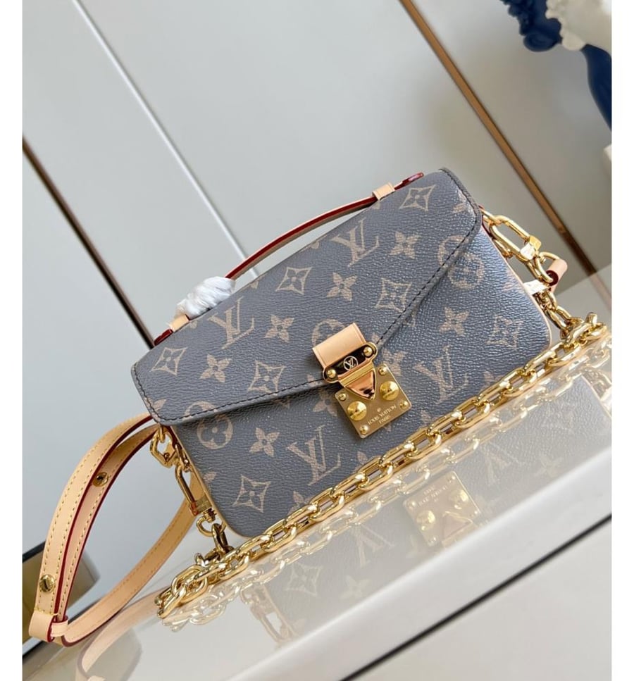 حقيبه Lv بوشيت