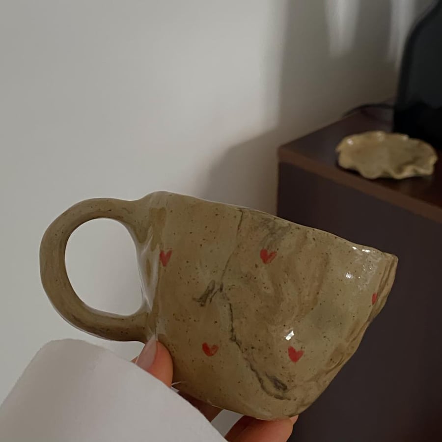 كوب قلوب حمراء - صحن