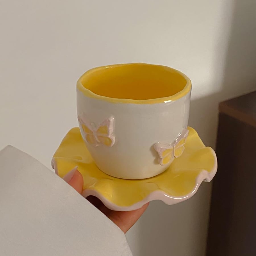 كوب صغير فراشه