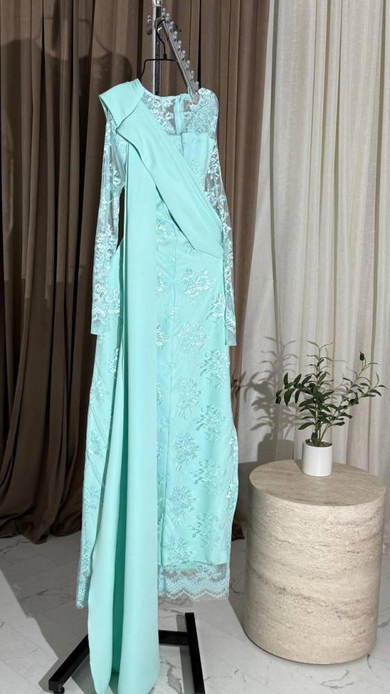 Barbie dress with lace and tulle, a distinguished elegant story