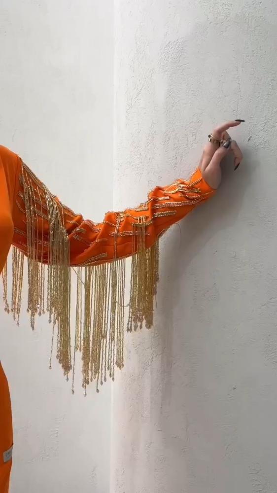 فستان تفته كم واحد المزين بالتطريز اليدوي الانيق