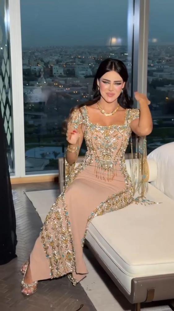 فستان سهره باربي فخم المزين بالتطريز اليدوي