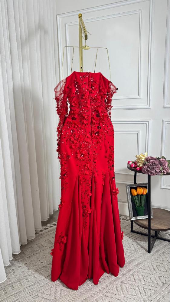فستان سهره المزين بالورود والتطريز  بطانه باربي وشيفون جورجيت