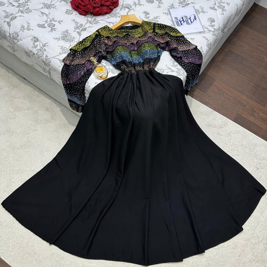 Evening dress crepe decorated with embroidery