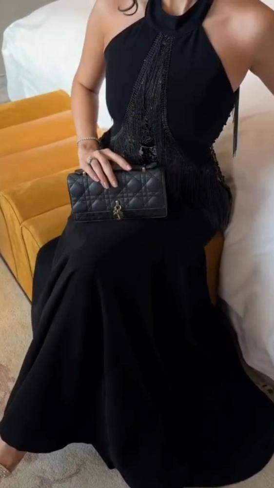 فستان سهره تل على خرز وباربي وتفته مزين بالهدب والتطريز