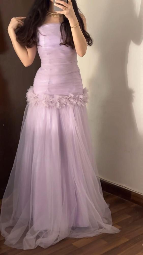 فستان سهره تل المزين بالورود البارزه