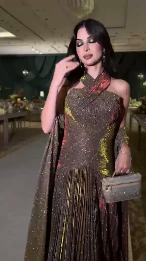 فستان سهره لمعه المزين بالكسرات
