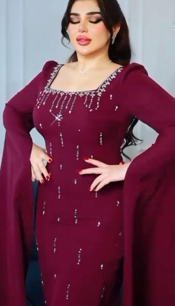 فستان باربي المزين بالتطريز اليدوي