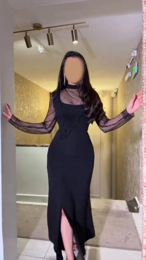 فستان باربي المزين بالتطريز  شبك مزين بفصوص الزاركون