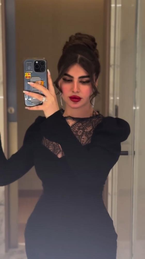 فستان سهره ناعم باربي المزين بالدانتيل
