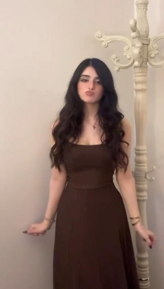 فستان سهره ناعم موكاء المزين بالفصوص
