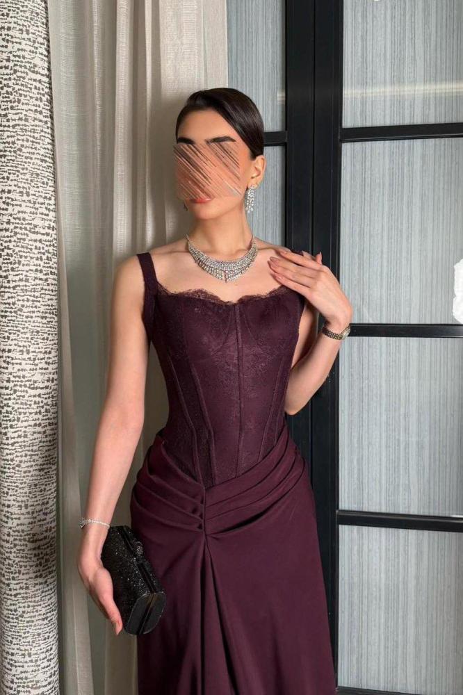 فستان سهره ناعم صدر دانتيل وباربي مزين بالكسرات والفصوص