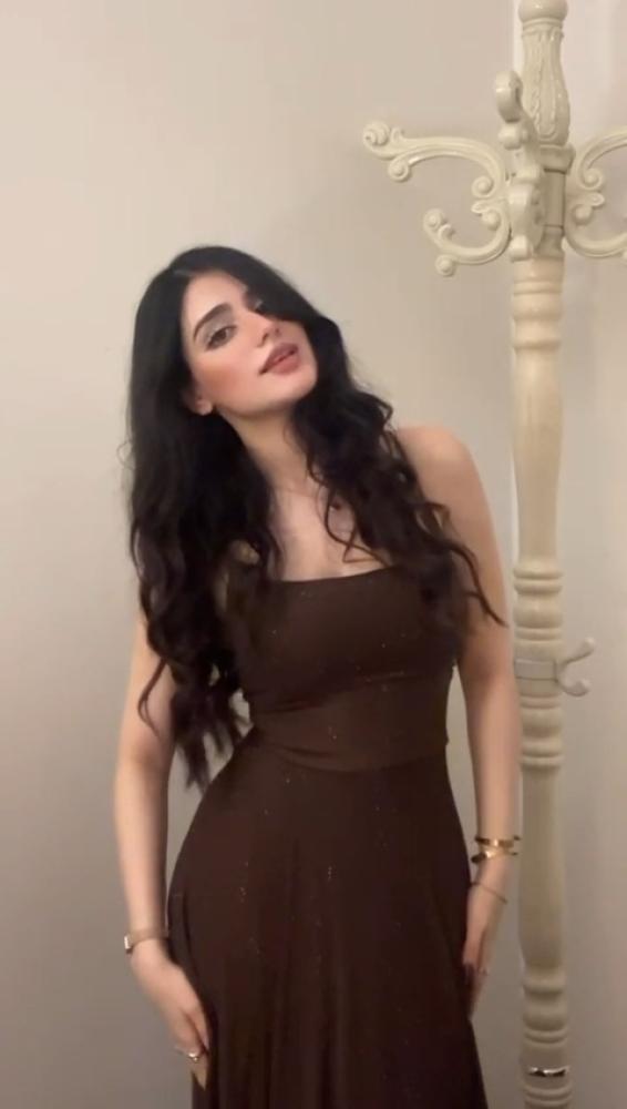 فستان سهره ناعم موكاء المزين بالفصوص