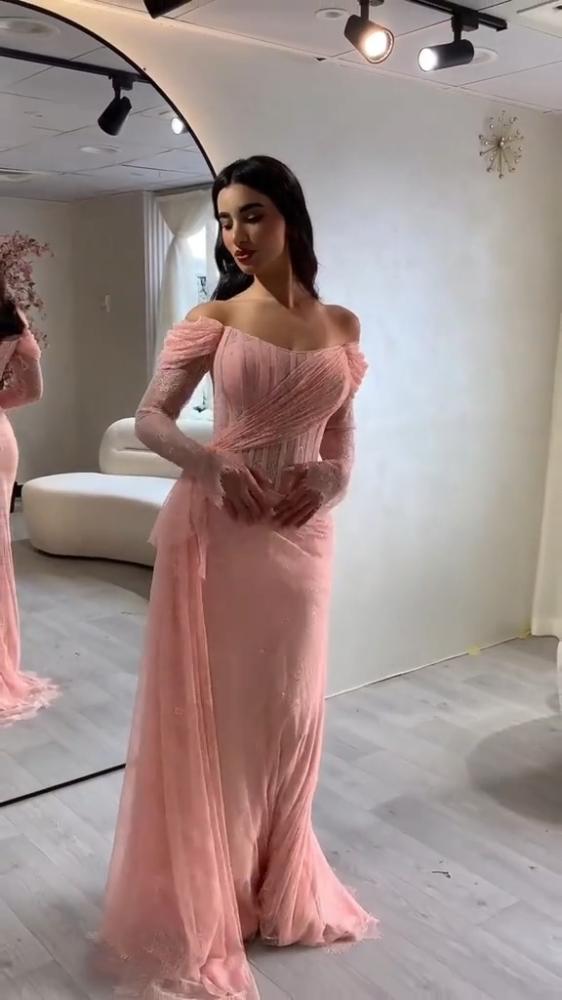 فستان سهره دانتيل كورسيه وتفته المزين بالكسرات