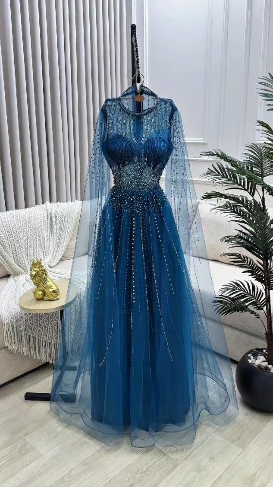 فستان سهره تل طبقات دبل كلوش  المزين بالتطريز كرستال وفصوص