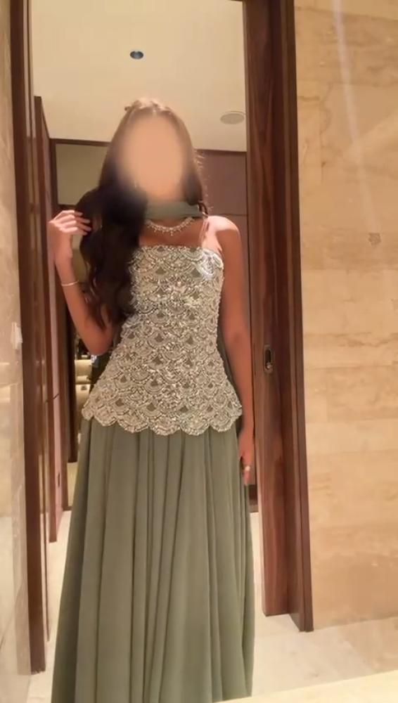 فستان سهره صدر كلفه مزينه بالتطريز وشيفون جورجيت دبل كلوش