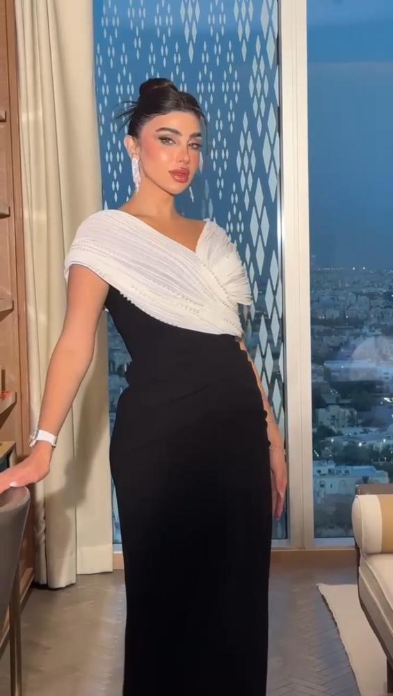 فستان كريب لكرا الصدر شيفون المزين باللول