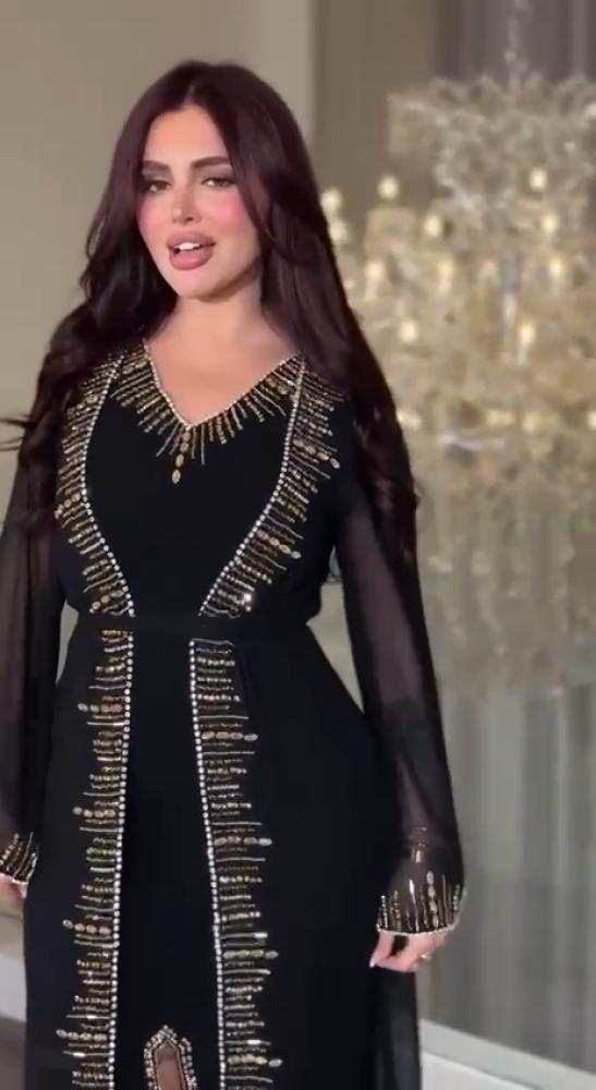 جلابيه  باربي وشيفون جورجيت المزينه بتطريز اليدوي