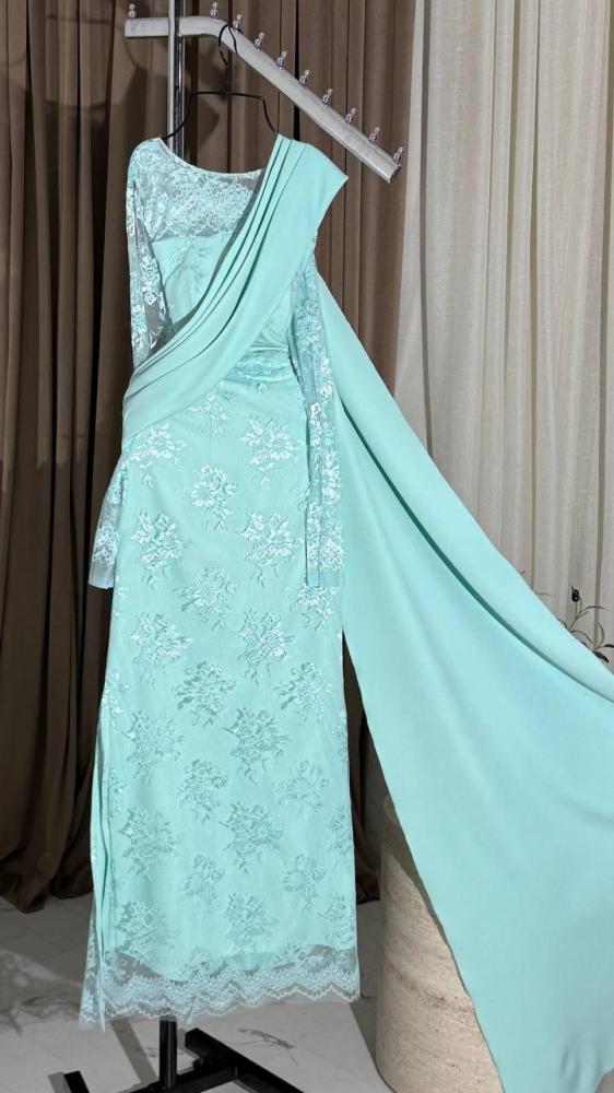 Barbie dress with lace and tulle, a distinguished elegant story