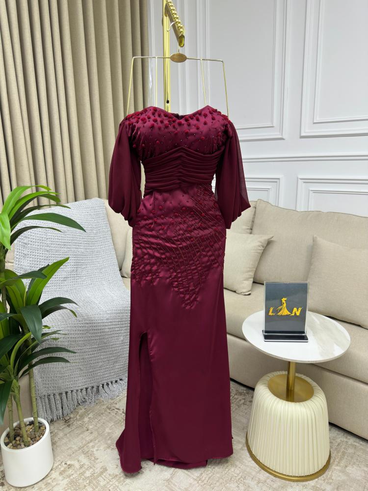 Feteet dress, shiny, decorated with hand embroidery, chiffon Georgite sleeves