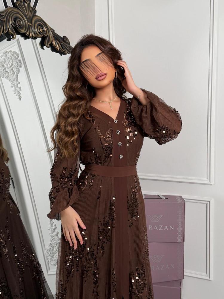 فستان نسائي طويل بترتر