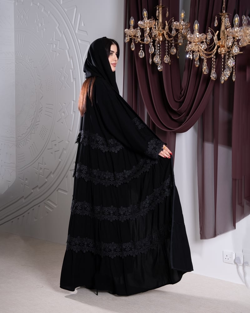 عباية الهبة كريب ملكي دبل كلوش
