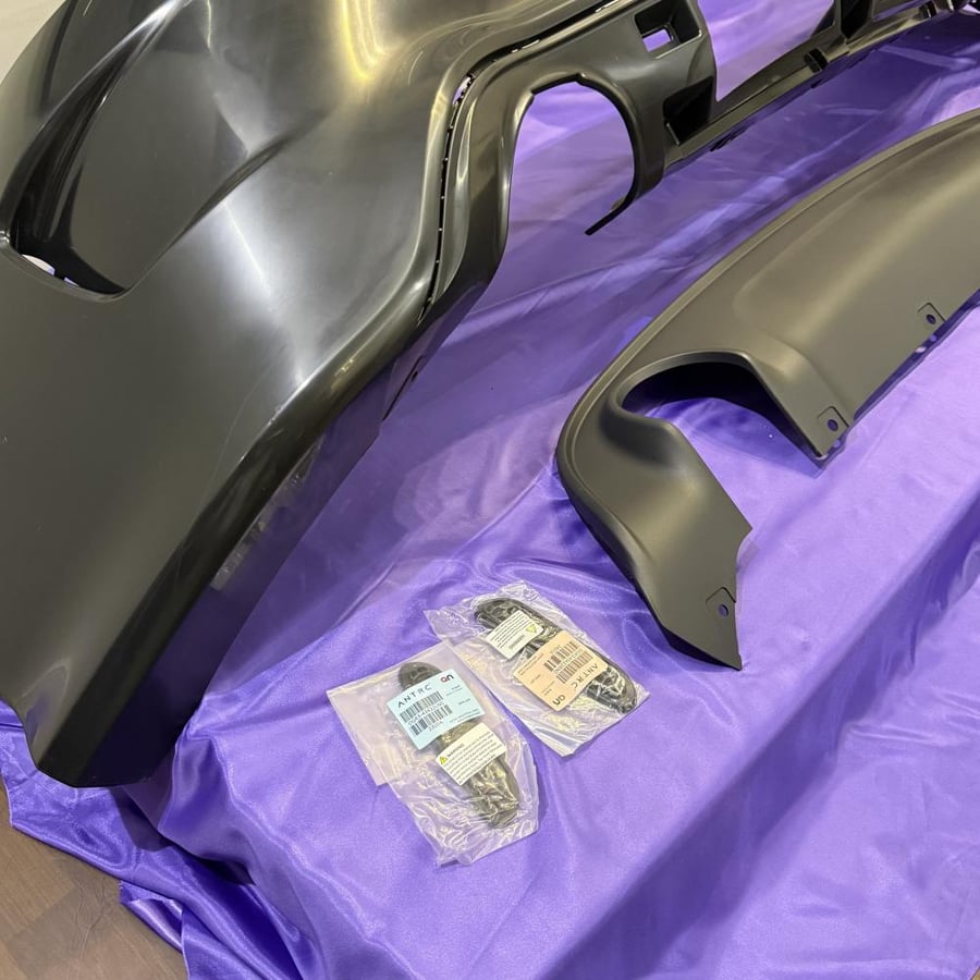 صدام خلفي تشارجر SRT مع دفيوزر