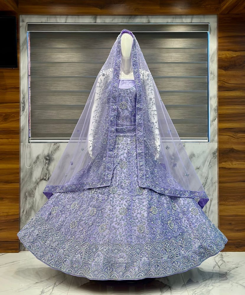 أميرة البنفسج الملكي