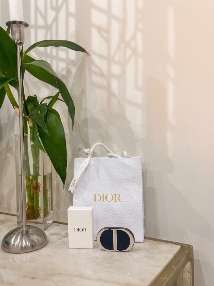 مسكة جوال Diorقابلة للطي +كيس والشريطة