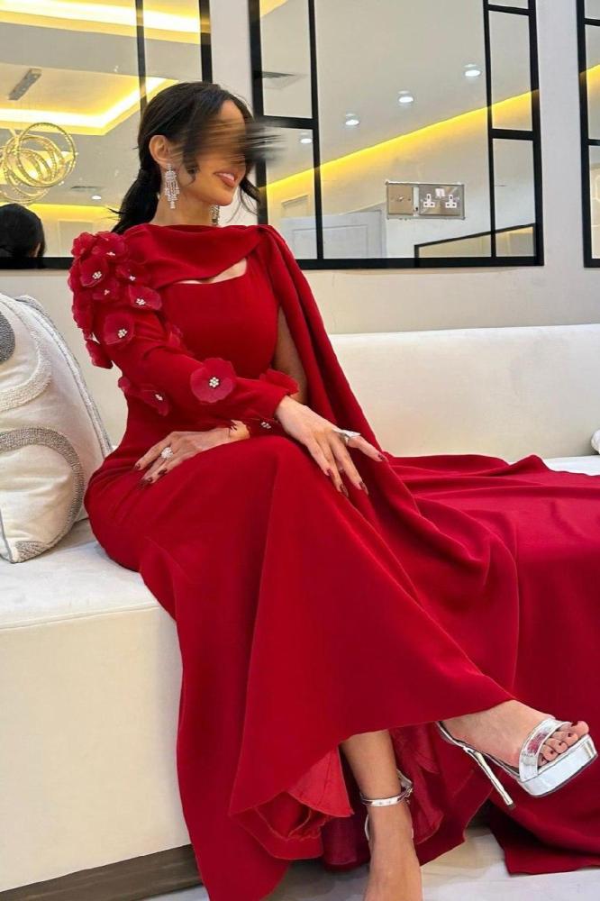 Long sleeve dress, please.