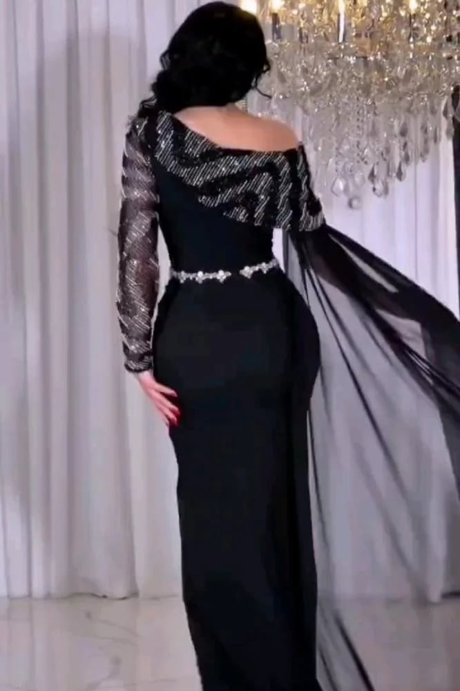 فستان اسود تطريز