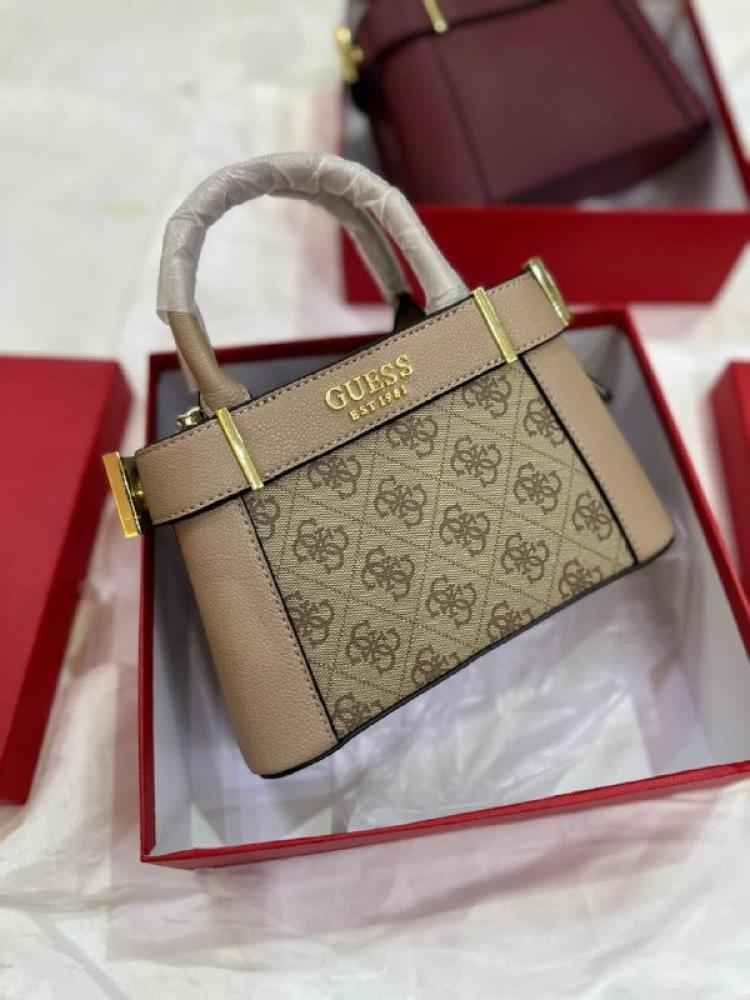 guess شنطة