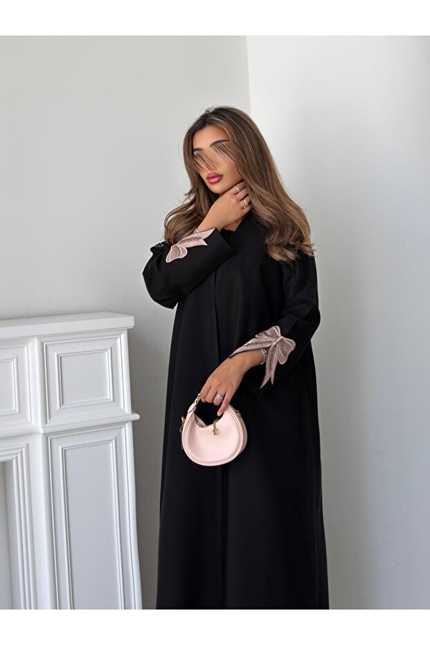OLGA-ABAYA عباية آنيقة وعصرية من آولجا القماش منيمت مع قصة يد فيونكة بشكل حرف V قصة العباية ربع كلوش شامل الطرحة