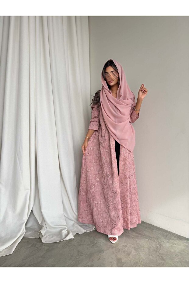AYA MWT779 - عباية كريب مموجه بتطريز ورد