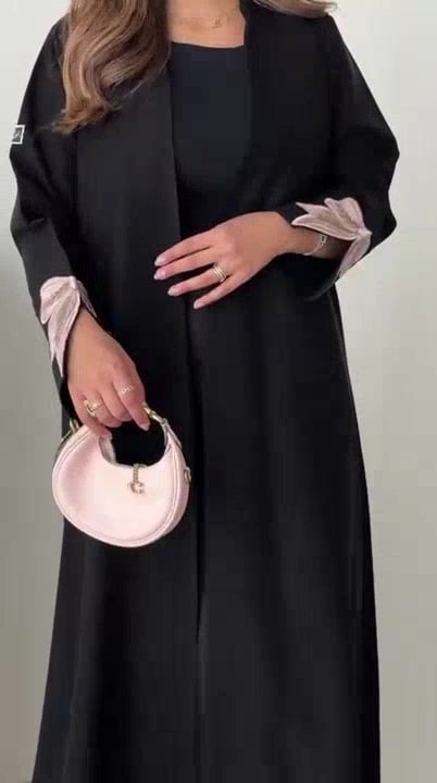 OLGA-ABAYA عباية آنيقة وعصرية من آولجا القماش منيمت مع قصة يد فيونكة بشكل حرف V قصة العباية ربع كلوش شامل الطرحة