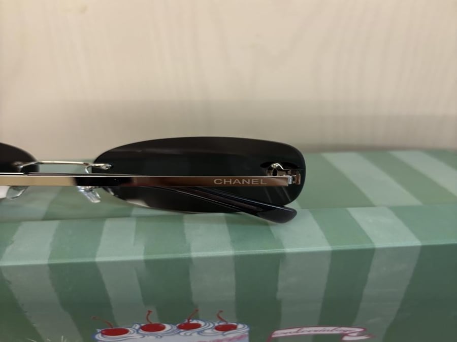 chanel vintage small sunglasses black ( silver )