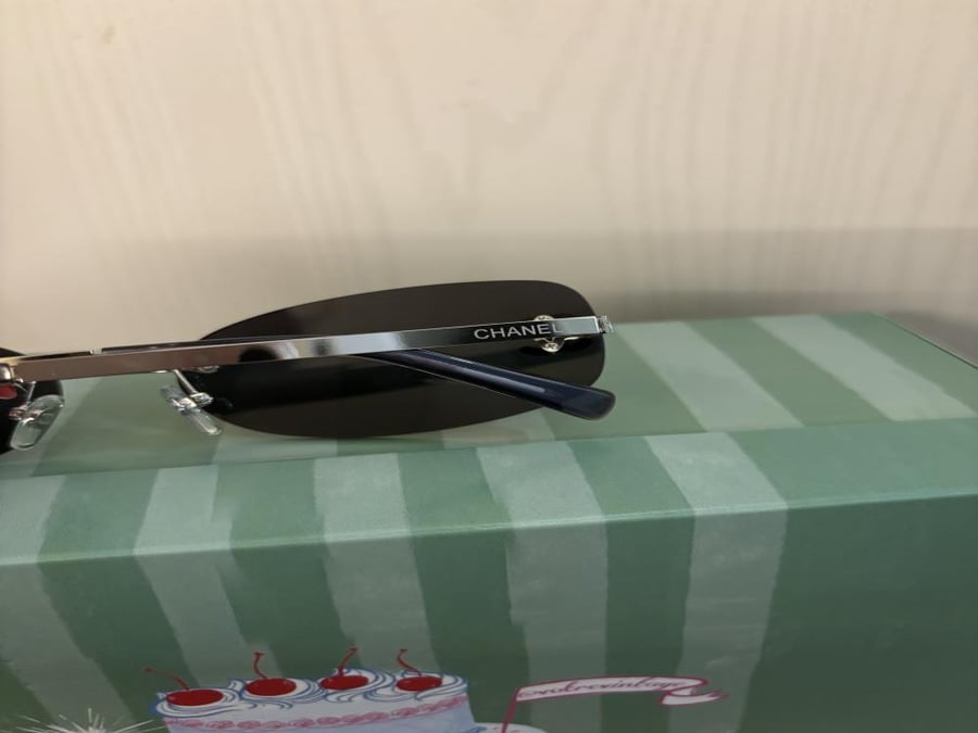 chanel vintage small sunglasses black ( silver )