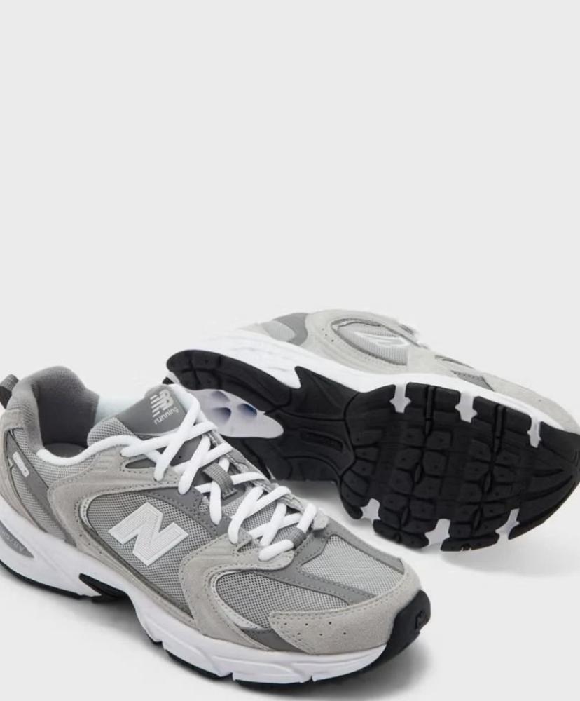 New Balance - 2002R