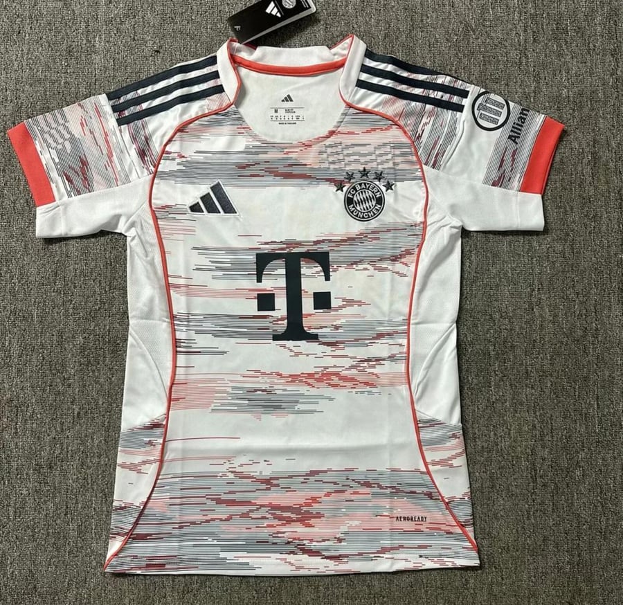 تيشيرت بايرن ميونخ النسخة النسائية | Bayern Munich2025-26