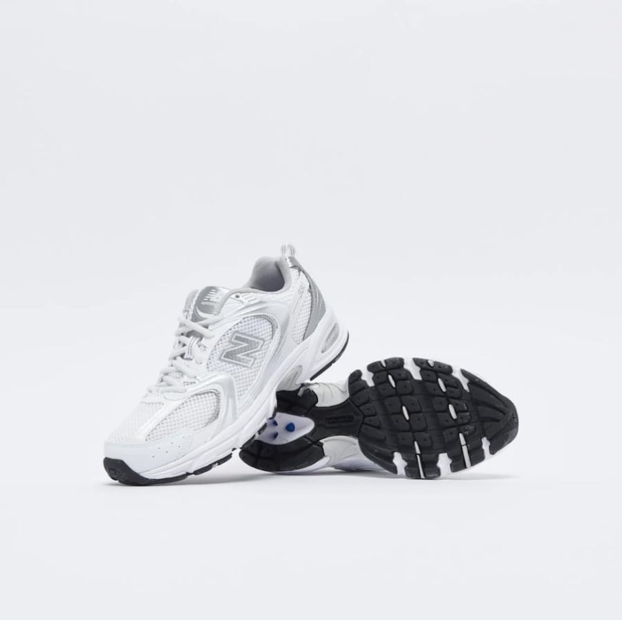New Balance - 2002R